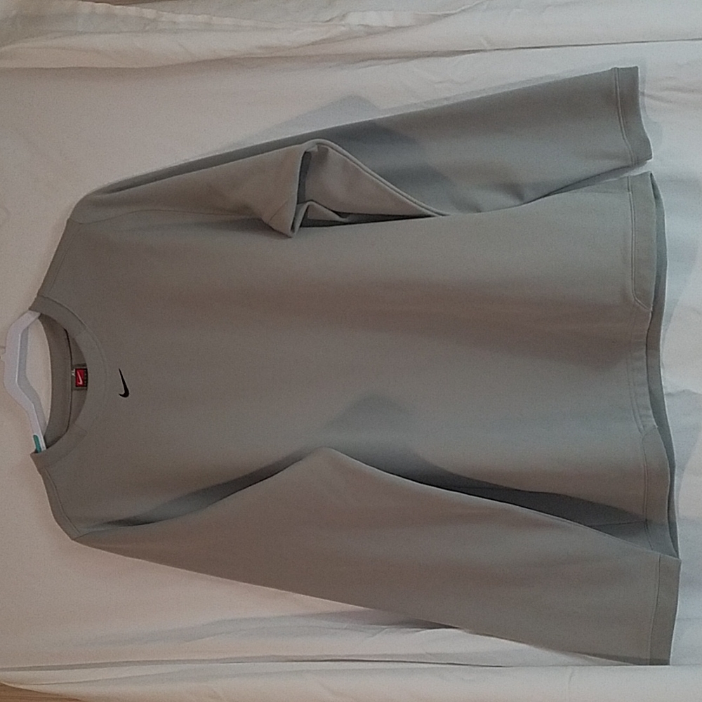 Nike XL Long Sleeve Pullover